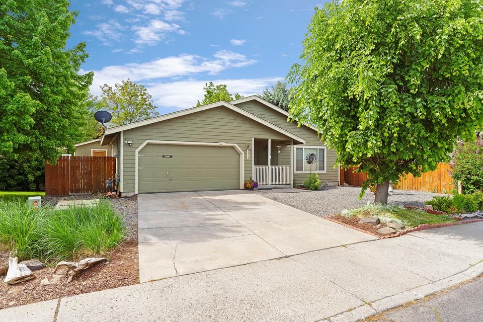 Photo of 2379 Mountain Willow Drive 1 of 1