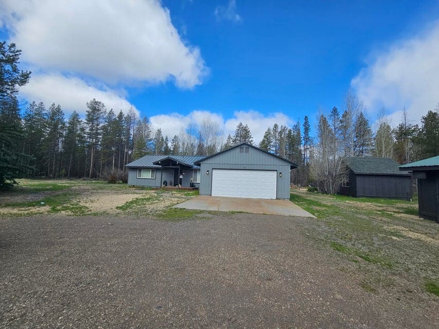 Photo of 149930 Midstate Road 1 of 1