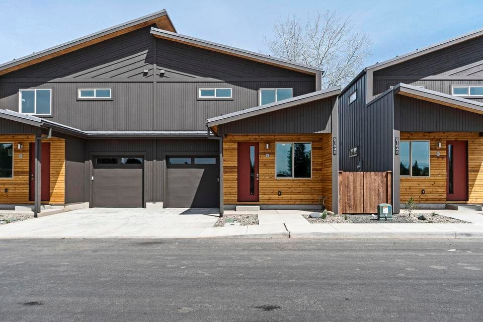 Photo of 61635 Pettigrew Road 1 of 1