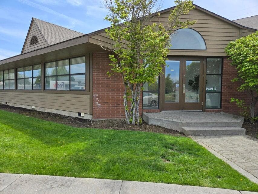 Photo of 2622 SW Glacier Place 1 of 1
