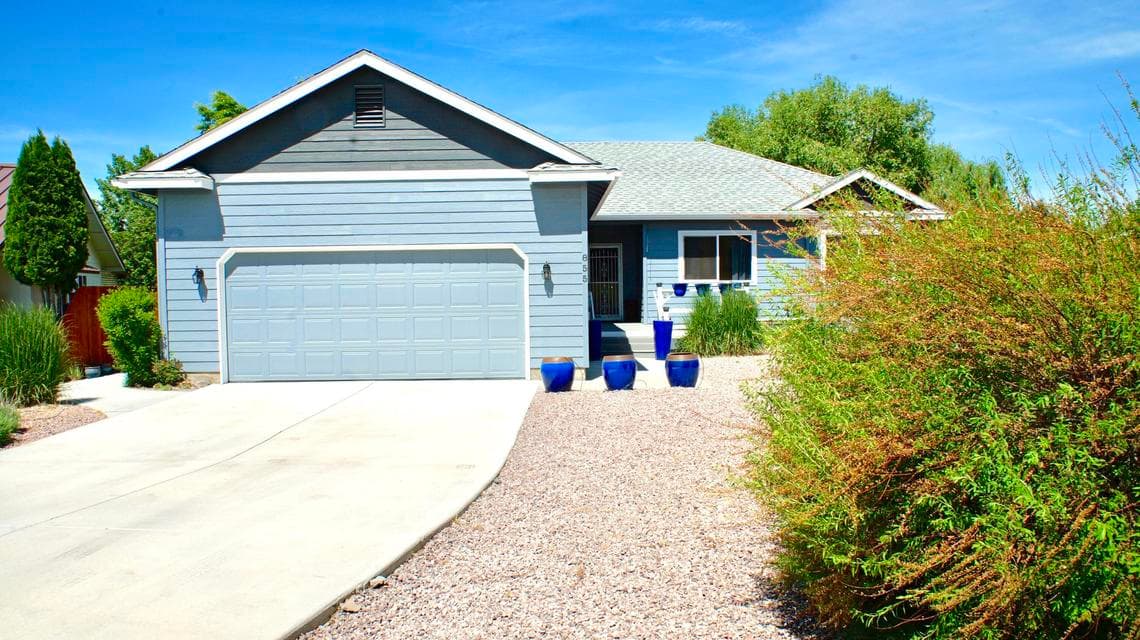 Photo of 855 NW Maple Lane 1 of 1
