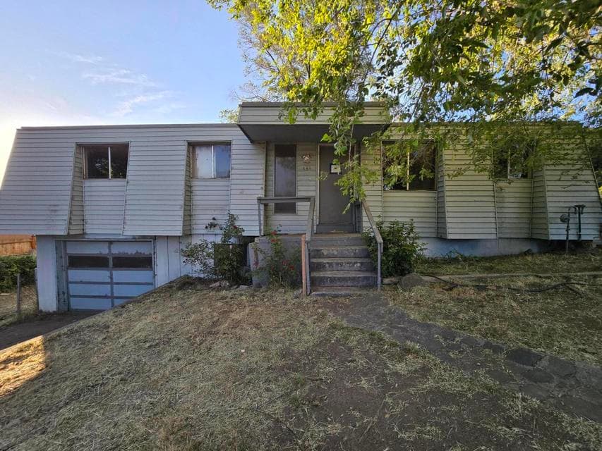 Photo of 444 NE Cedar Street 1 of 1