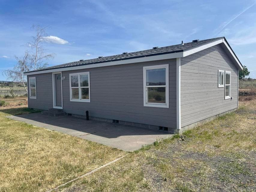 Photo of 1855 NE Bendover Road 1 of 1