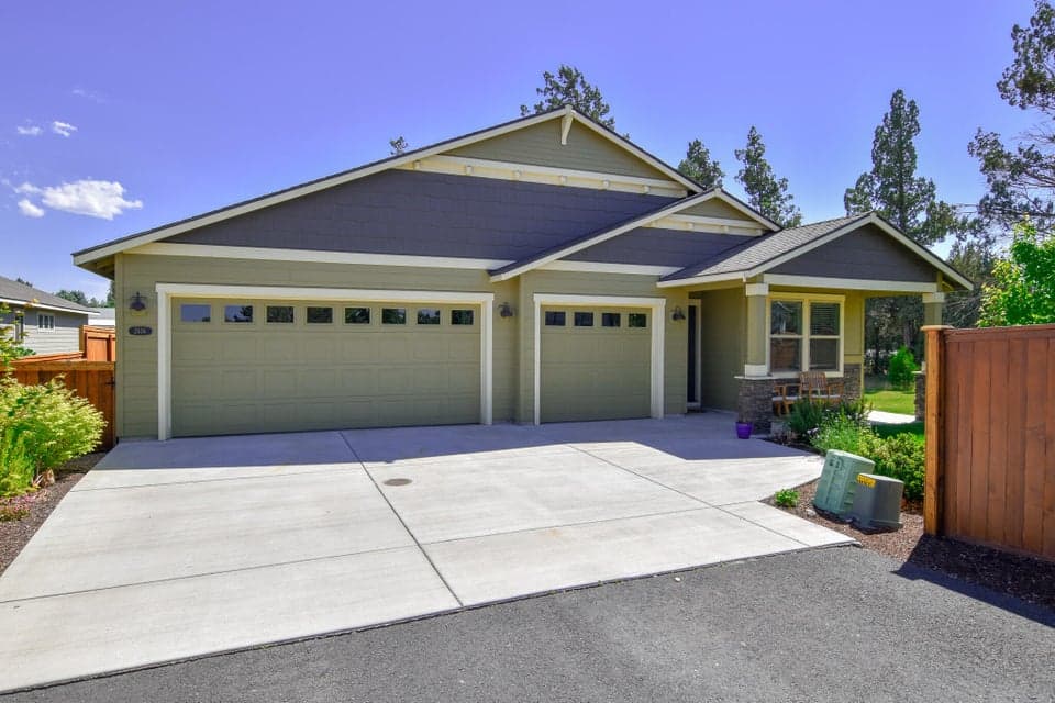 Photo of 2616 SW Metolius Avenue 1 of 1
