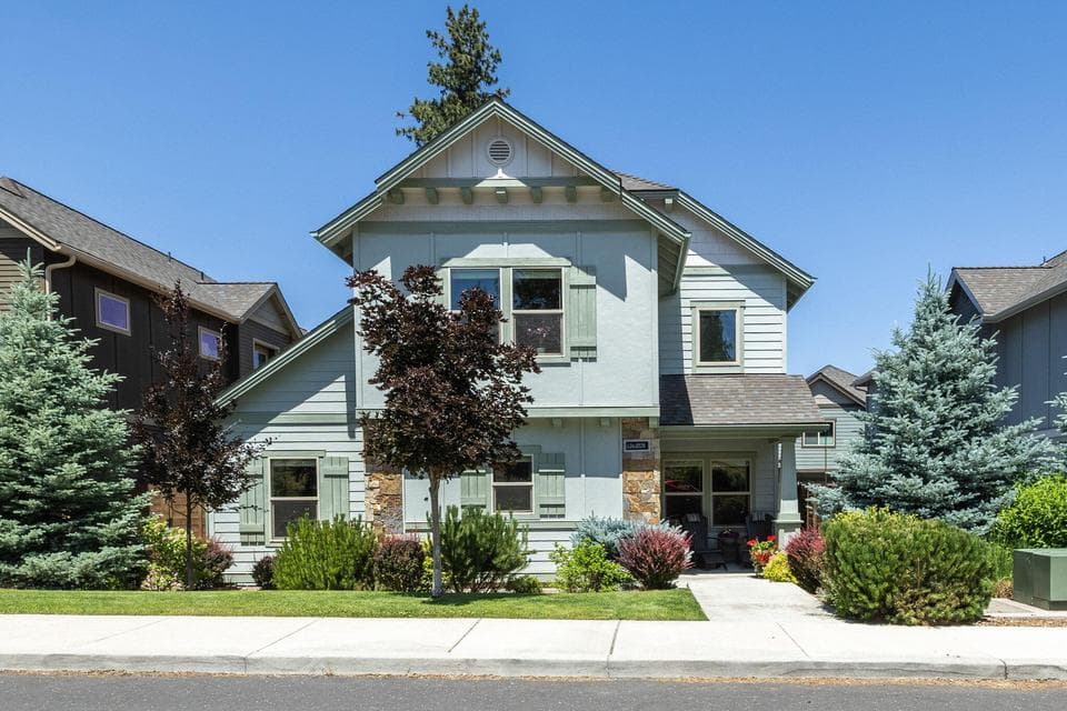 Photo of 61528 SE Lorenzo Drive 1 of 1