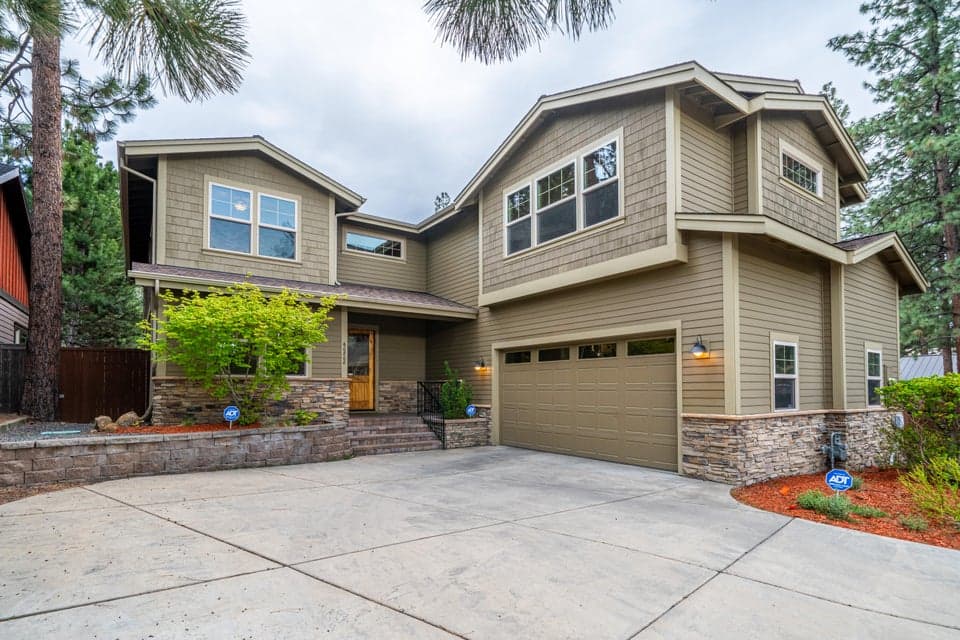 Photo of 60808 Yellow Leaf Street 1 of 1