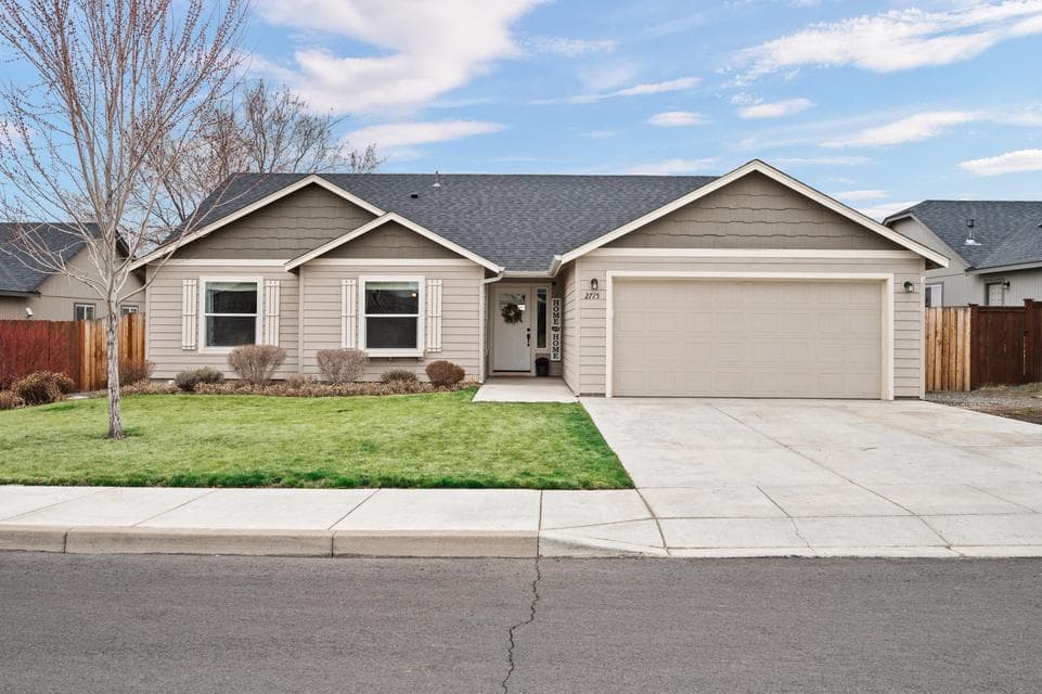 Photo of 2715 NE 6th Drive 1 of 1