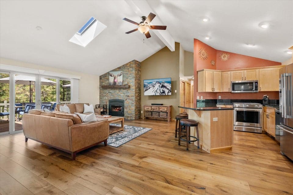 Photo of 18237 Ollalie Lane 1 of 1