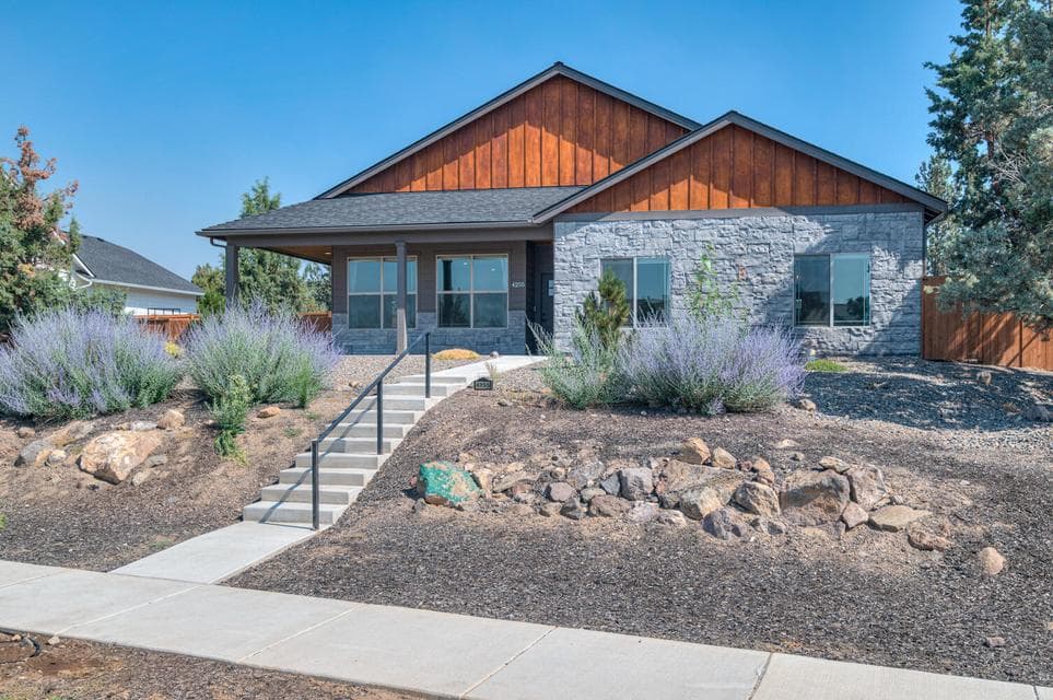 Photo of 4255 SW Badger Avenue 1 of 1