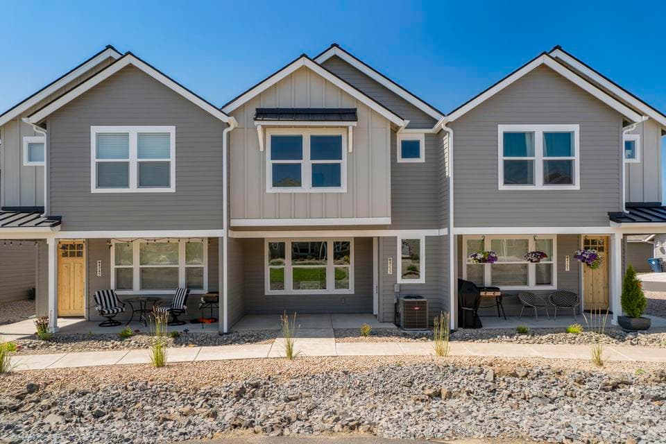 Photo of 4233 SW 39th Street 1 of 1