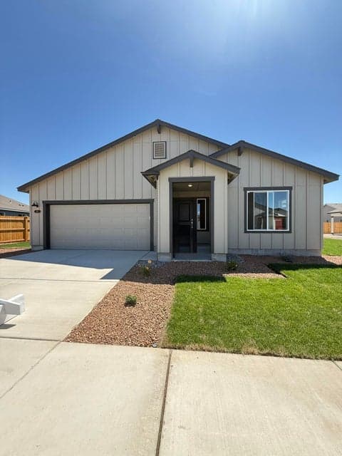 Photo of 233 NW Par Avenue 1 of 1