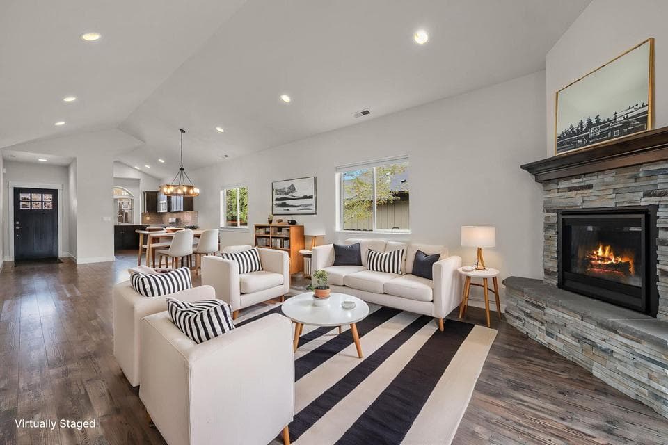 Photo of 3375 NE Crystal Springs Drive 1 of 1