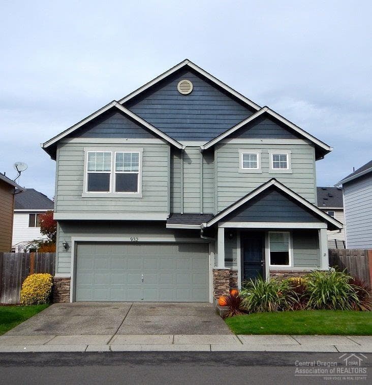932 1st, Canby, 97013