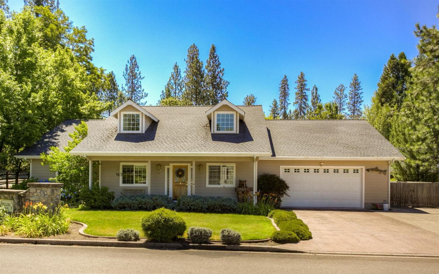 1025 Anglers, Shady Cove, 97539