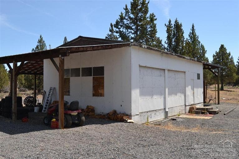 Photo of 64350 Old Bend Redmond 5 of 25