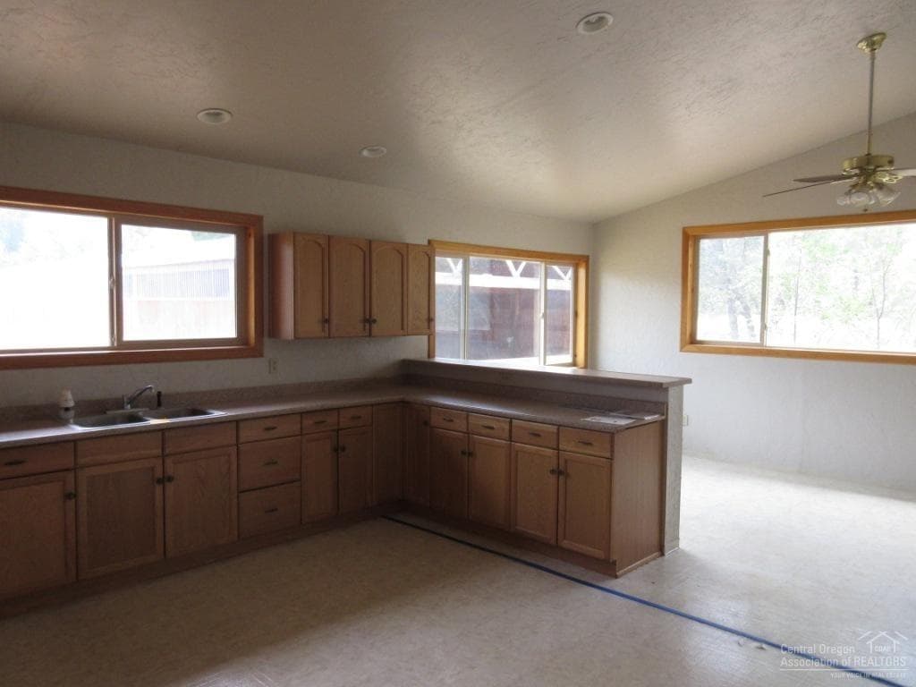 Photo of 660 Mill 4 of 12