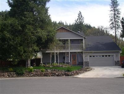 1075 Anglers Place, Shady Cove, 97539