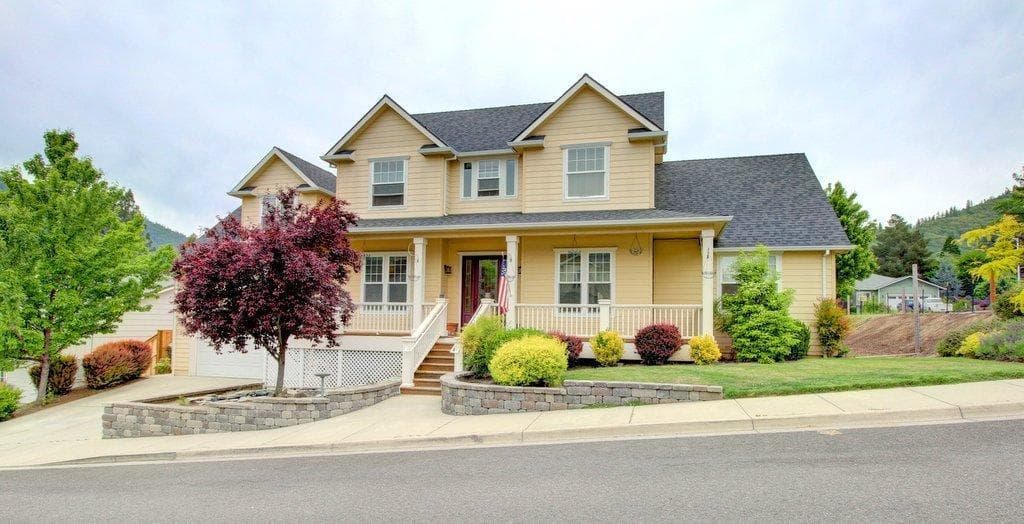 303 Woodville, Rogue River, 97537