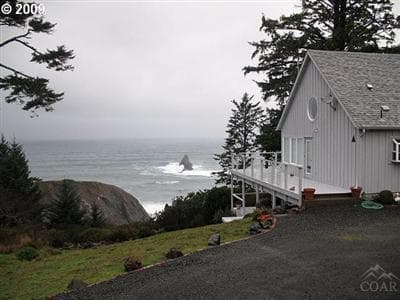 202 Beacon Hill, Port Orford, 97465