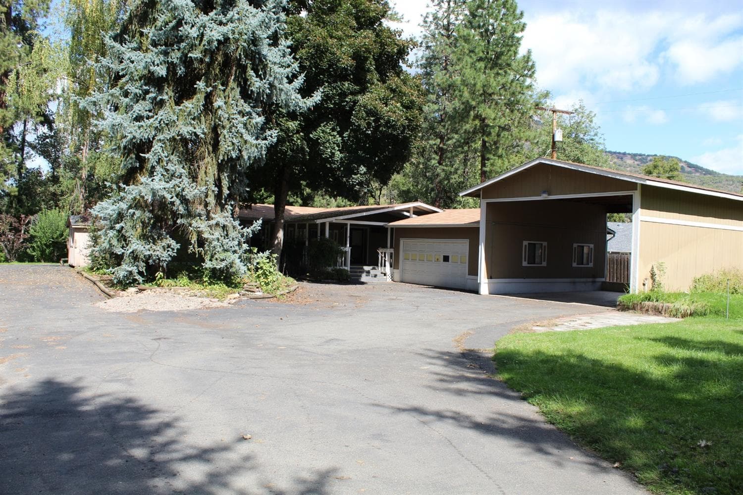 1854 Lampman, Gold Hill, 97525
