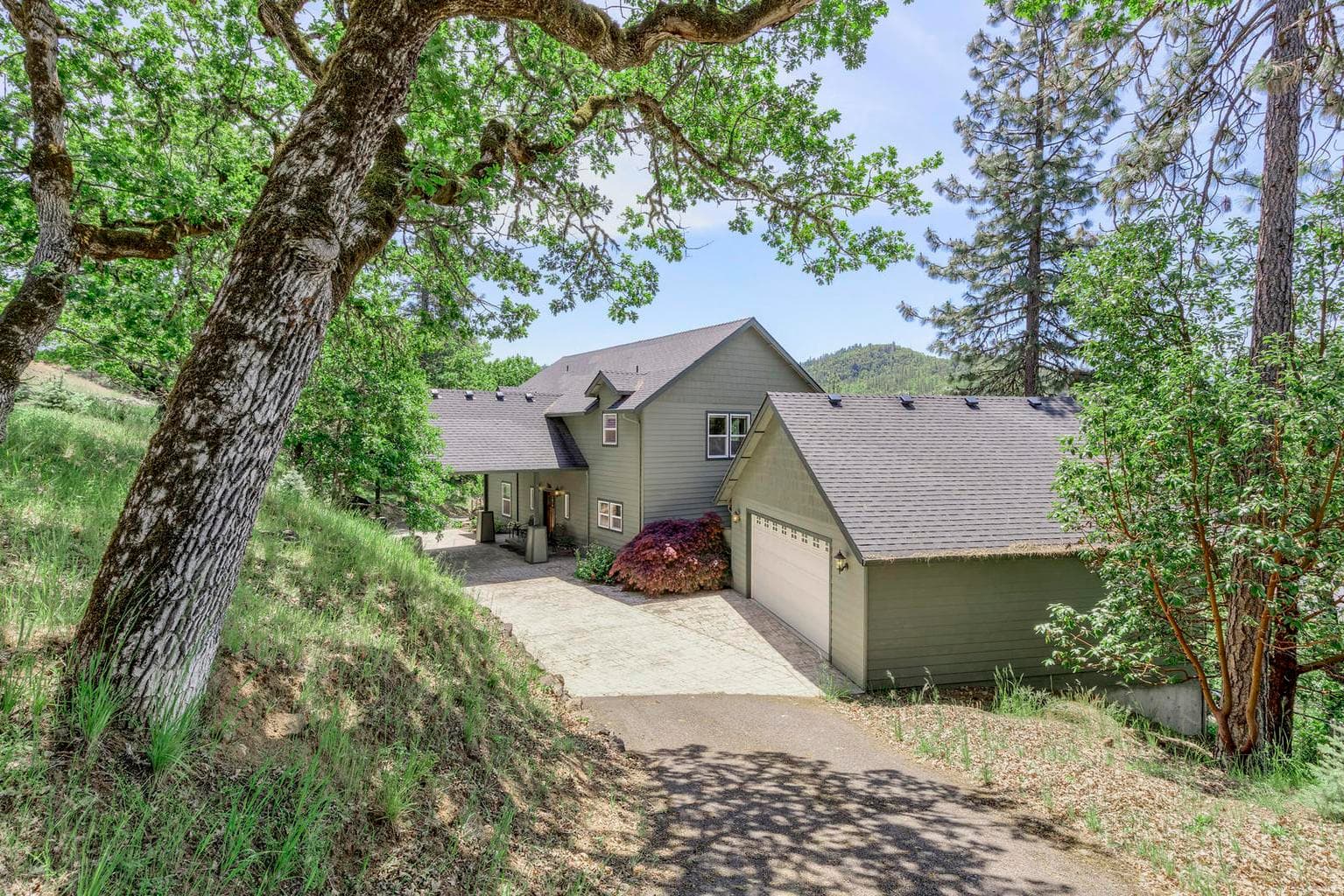 33 Quail Run, Shady Cove, 97539