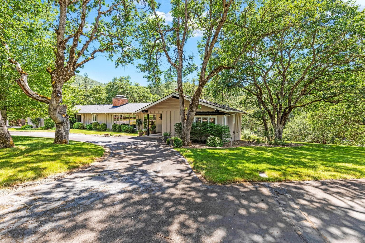 8917 John Day, Gold Hill, 97525