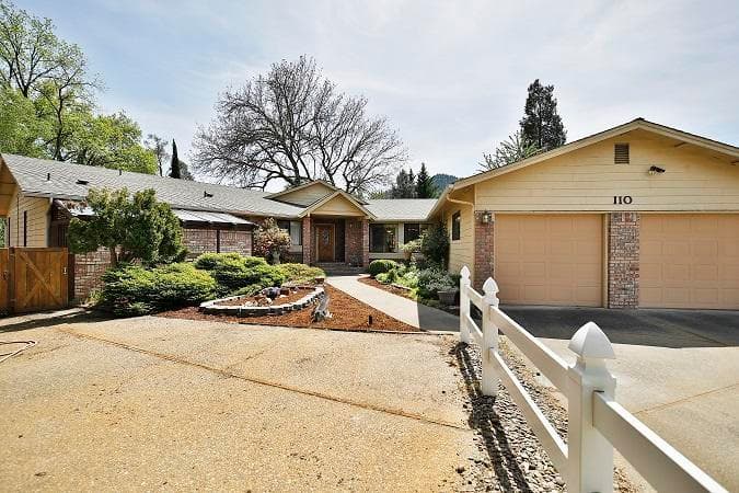 110 Walnut, Rogue River, 97537