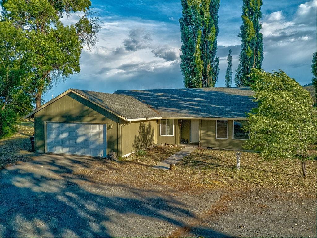 21889 Highway 140, Dairy, 97625