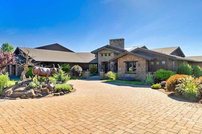 Photo of 8055 Powell Butte 4 of 48