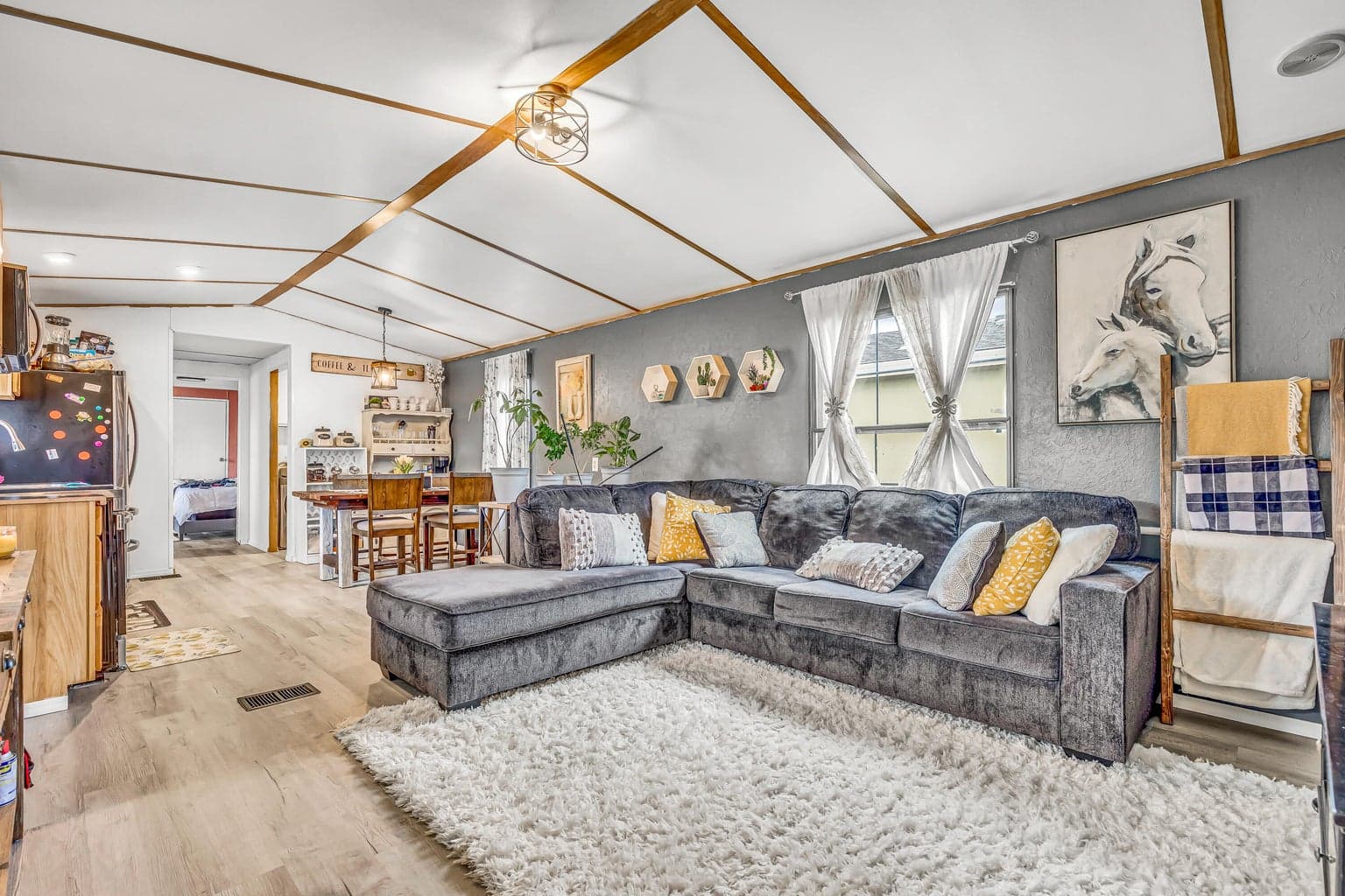 2622 Falcon, White City, 97503