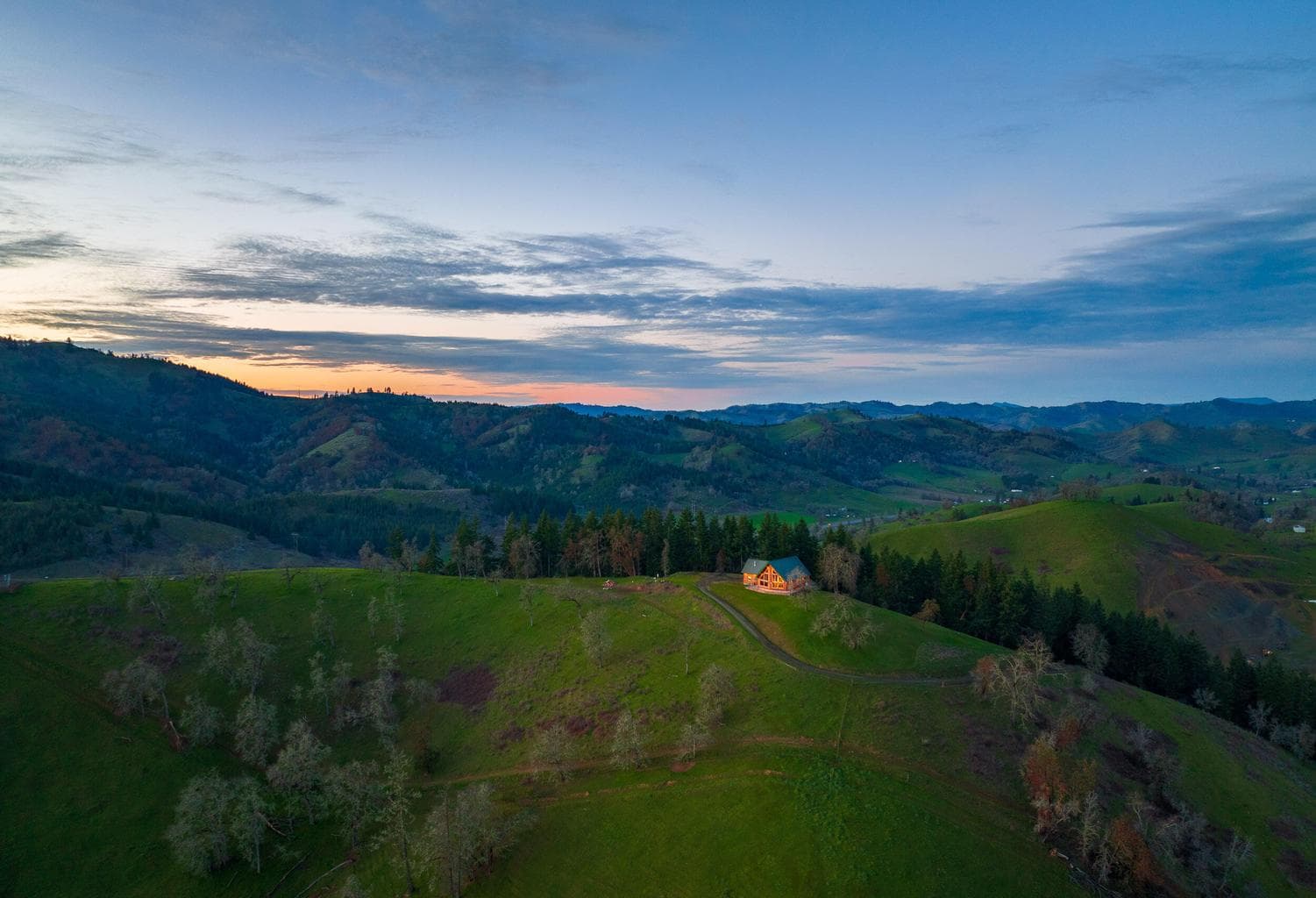 Photo of 10181 Umpqua 3 of 68