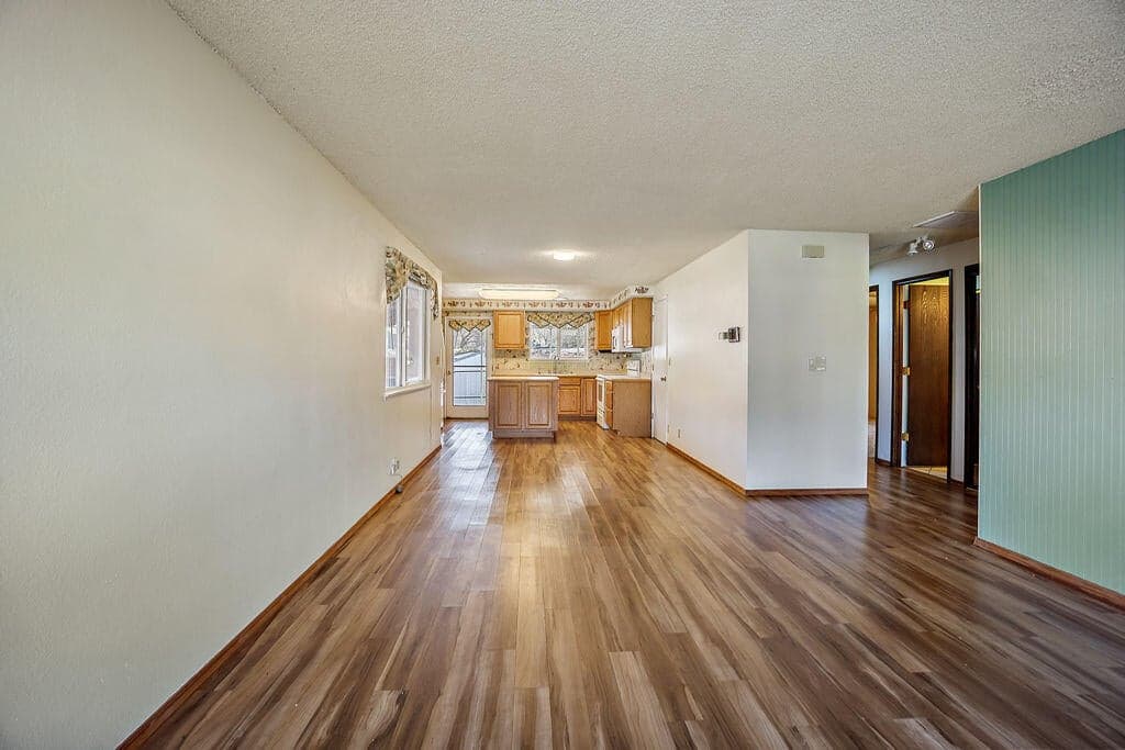 Photo of 720 Brookside 4 of 23