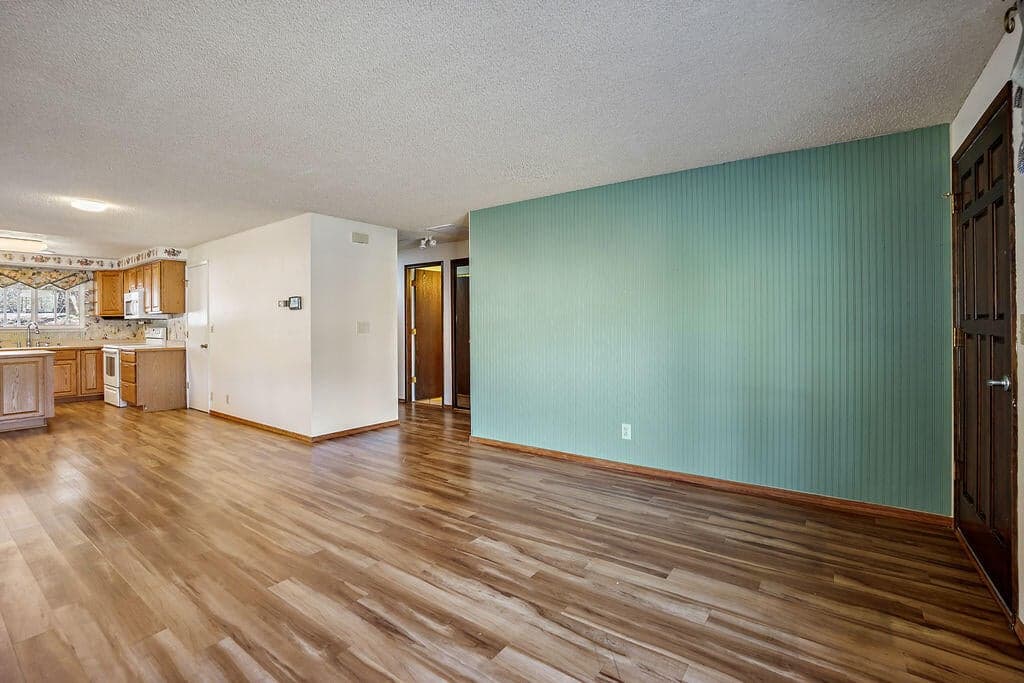 Photo of 720 Brookside 5 of 23