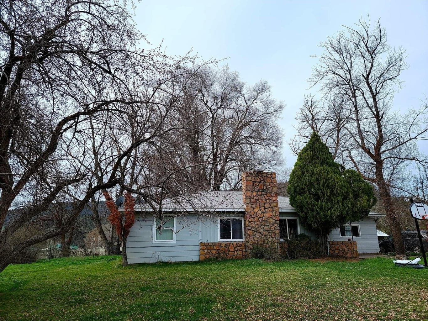 635 HWY 402, Monument, 97864