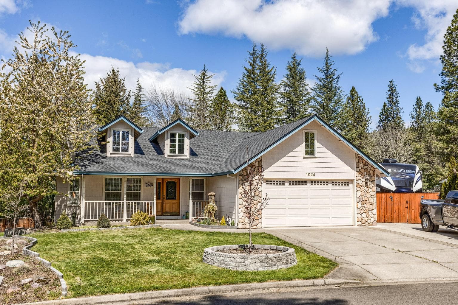 1024 Anglers, Shady Cove, 97539