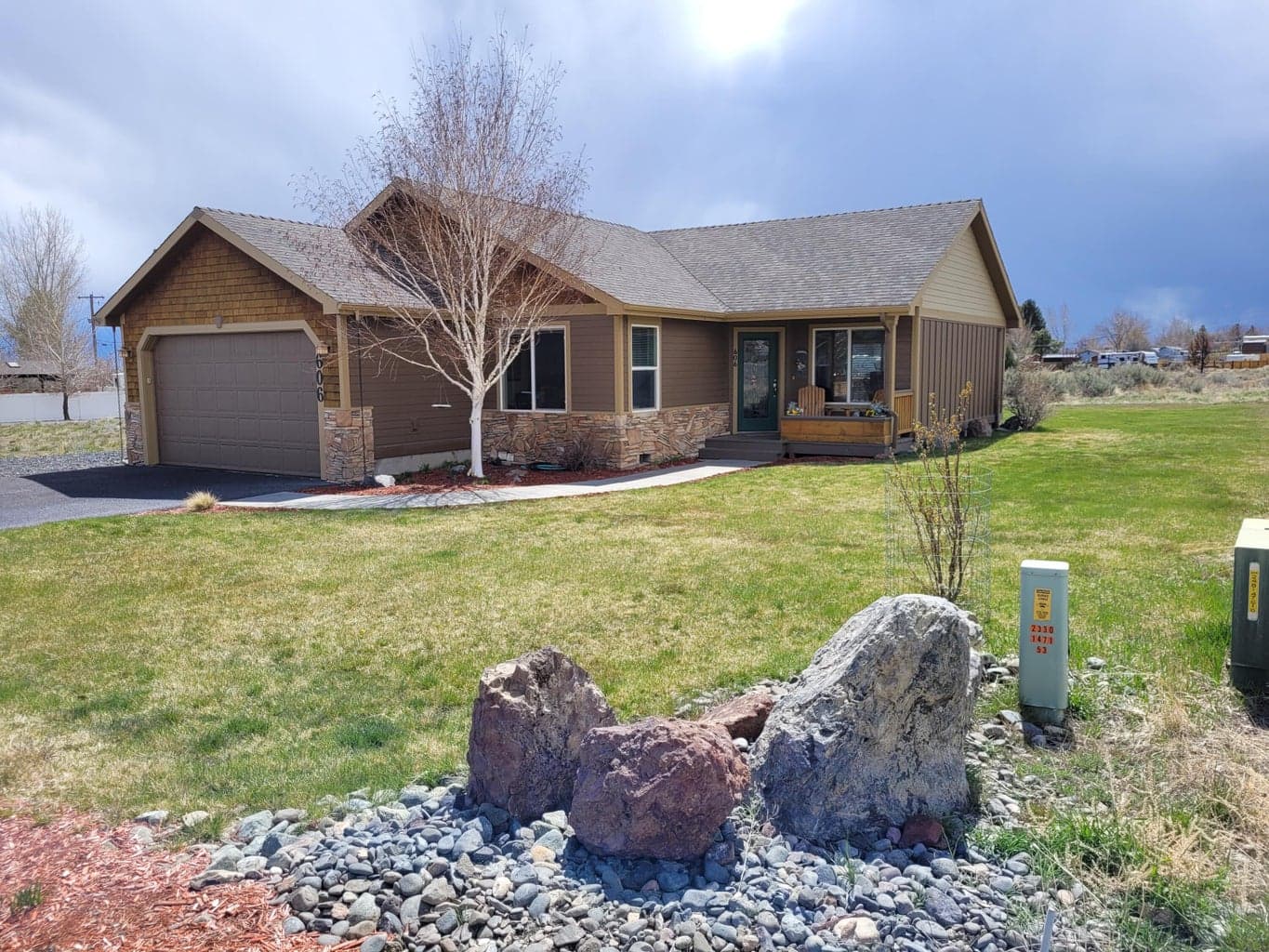 606 King, Hines, 97738