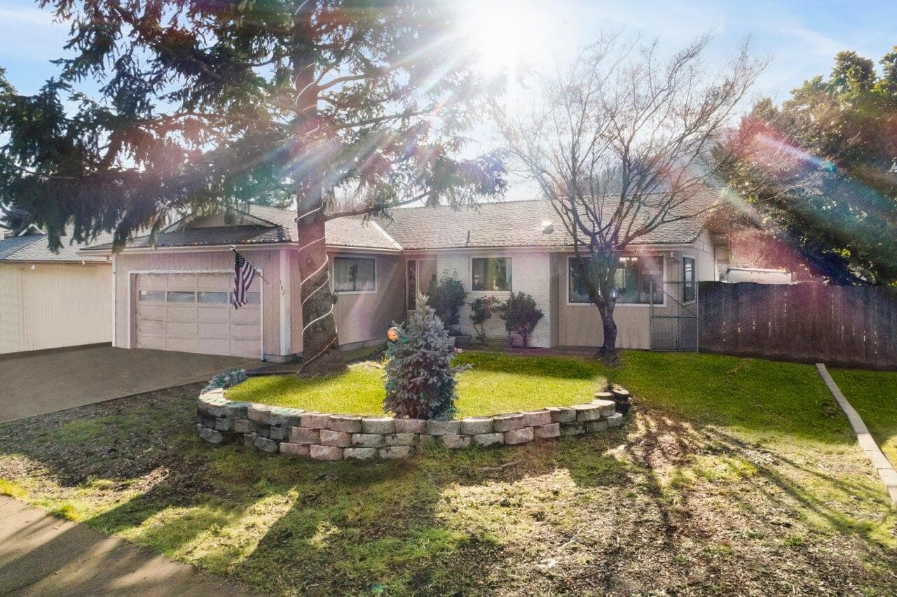 102 Hickory, Rogue River, 97537