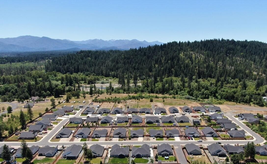 285 Pomeroy View, Cave Junction, 97523