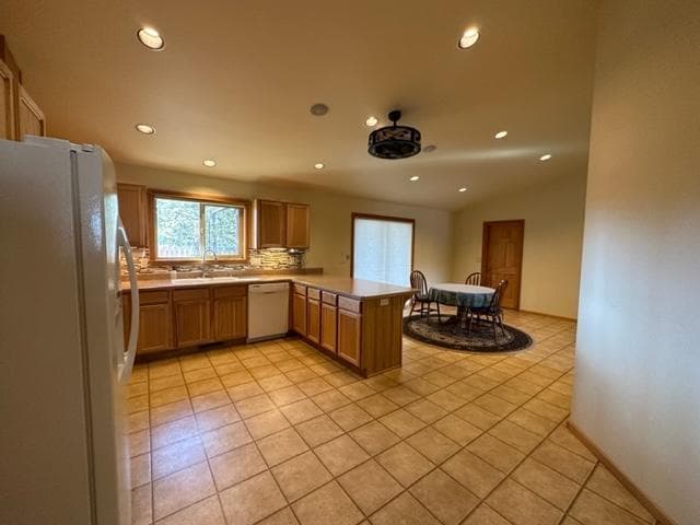 Entrance to Kitchen and Dining room