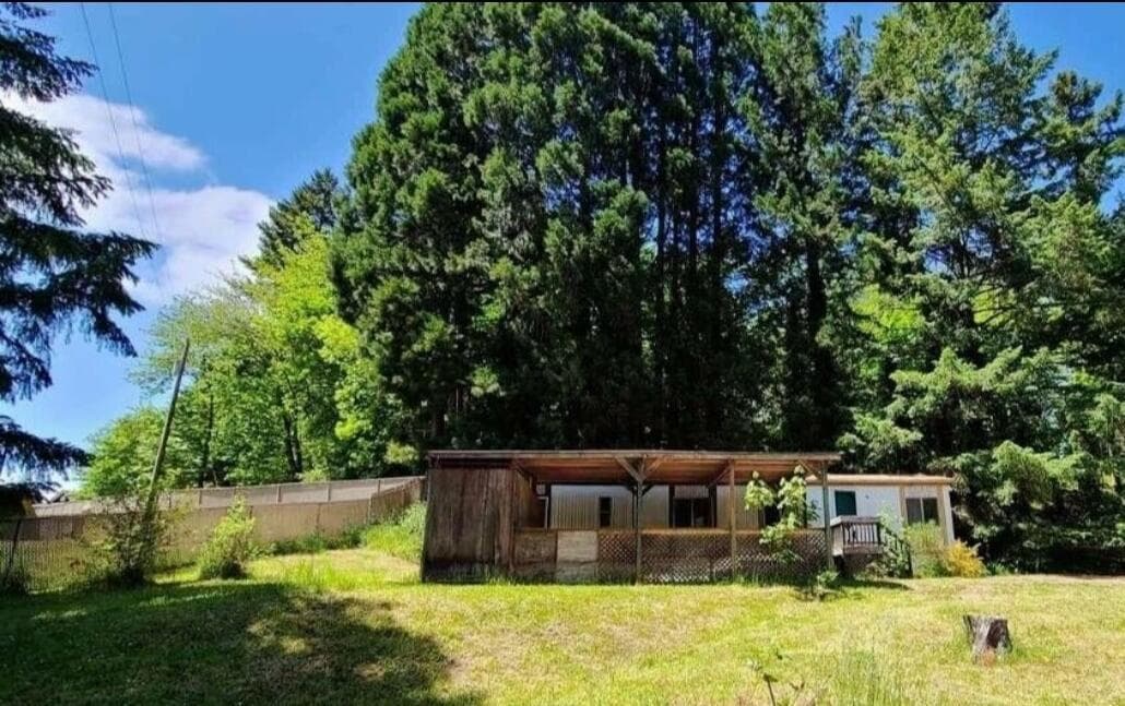 555 1st, Elkton, 97436