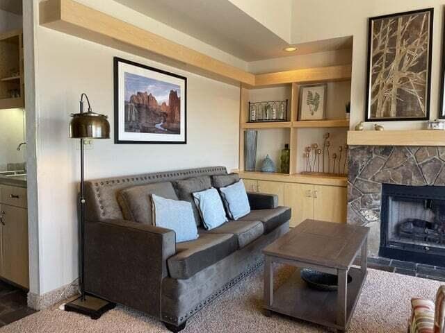 Photo of 1844 Redtail Hawk Drive 9 of 42