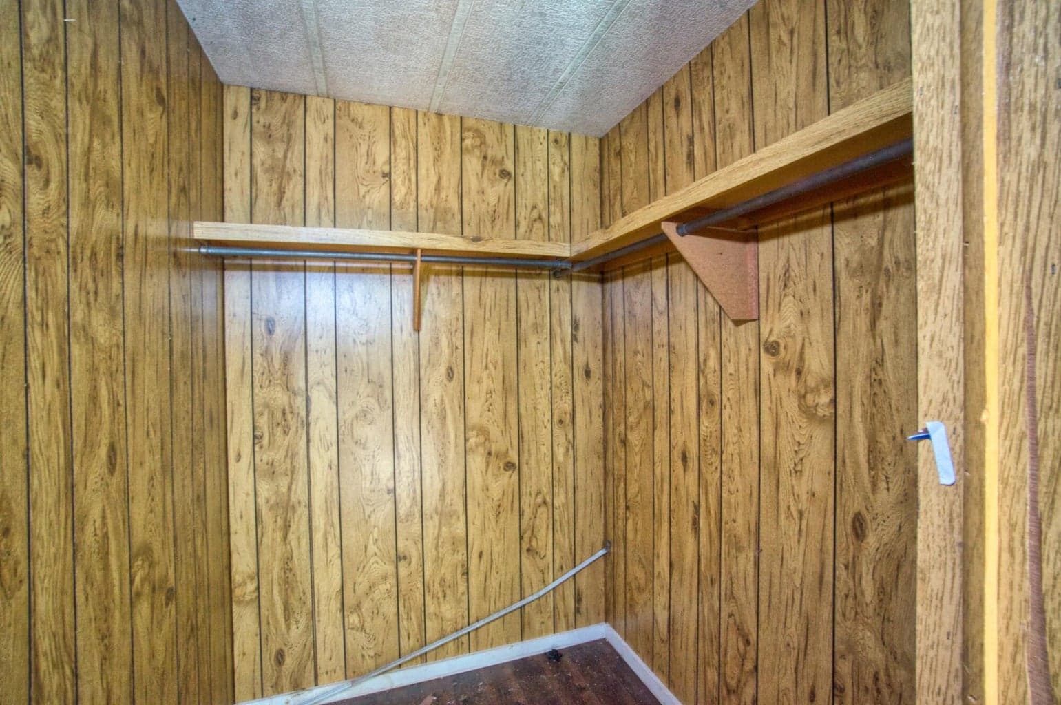 Photo of 501 Pinecrest 4 of 34