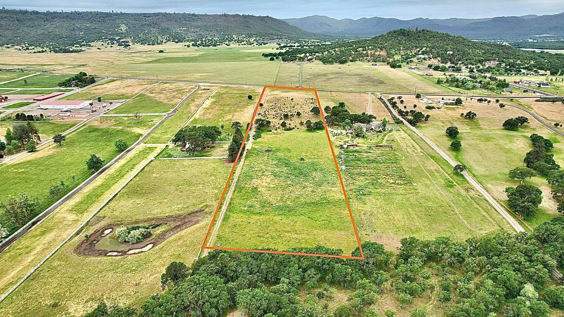 10.89 acre vacant lot