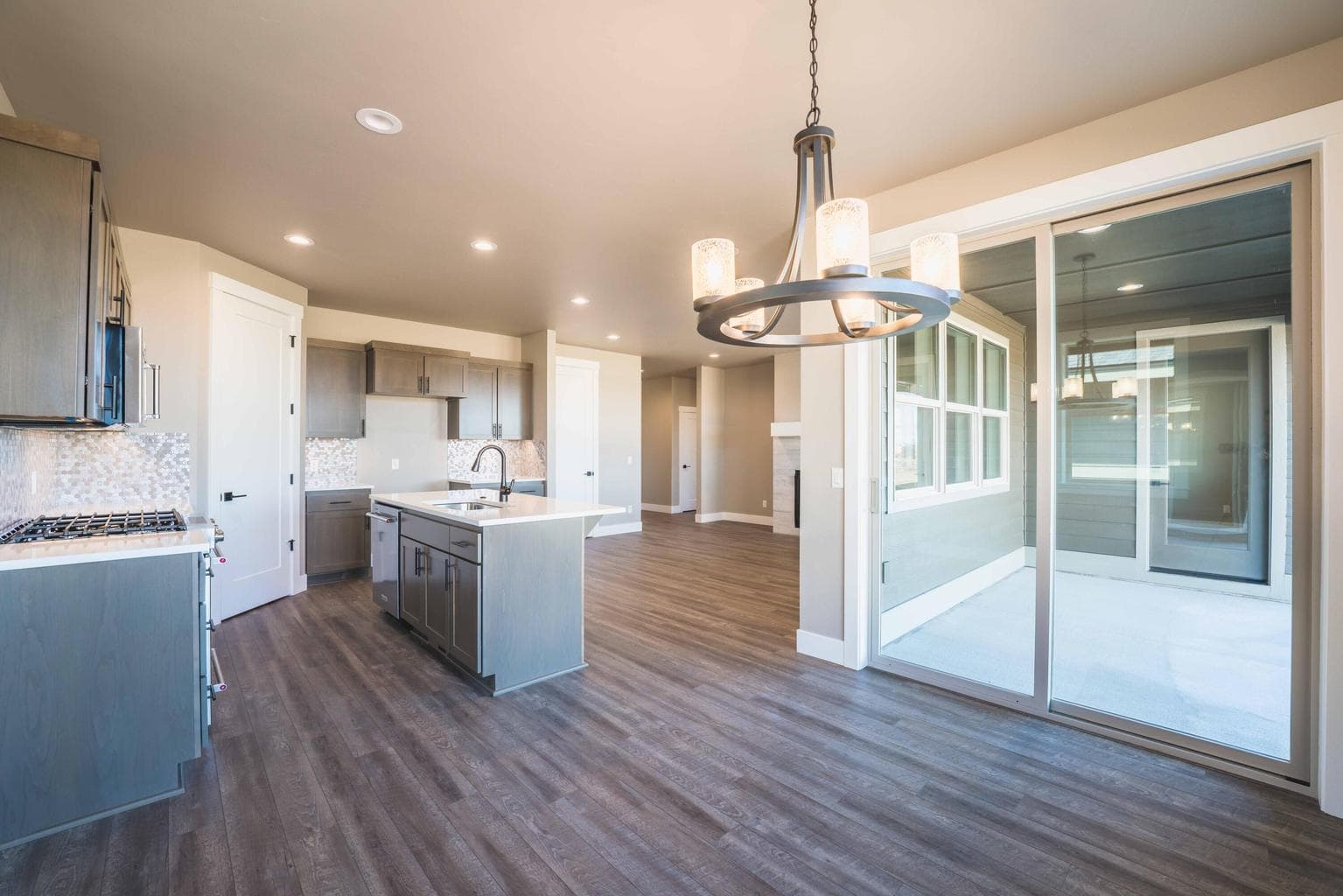 Photo of 2537 NW Redwood Circle 19 of 40