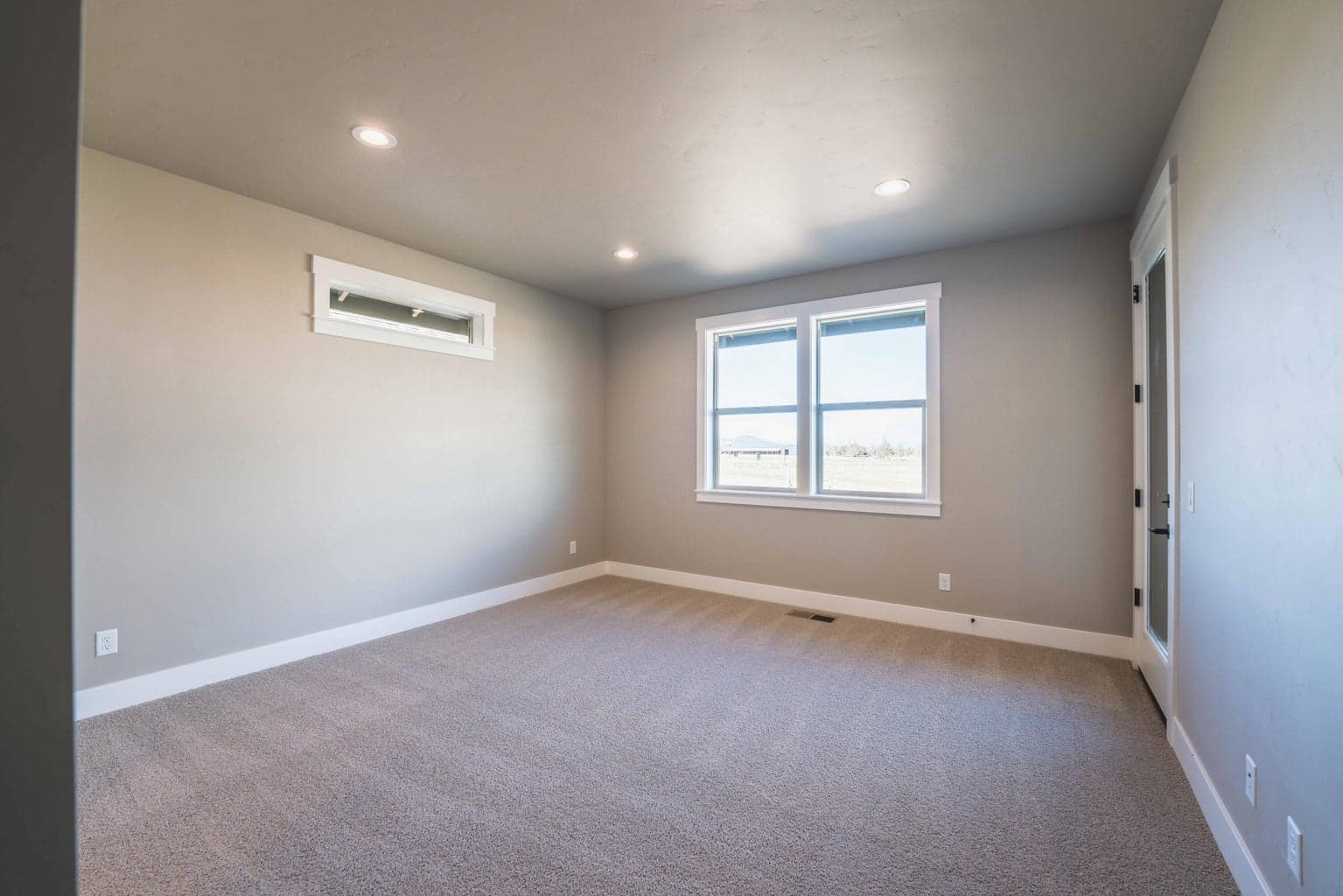 Photo of 2537 NW Redwood Circle 22 of 40