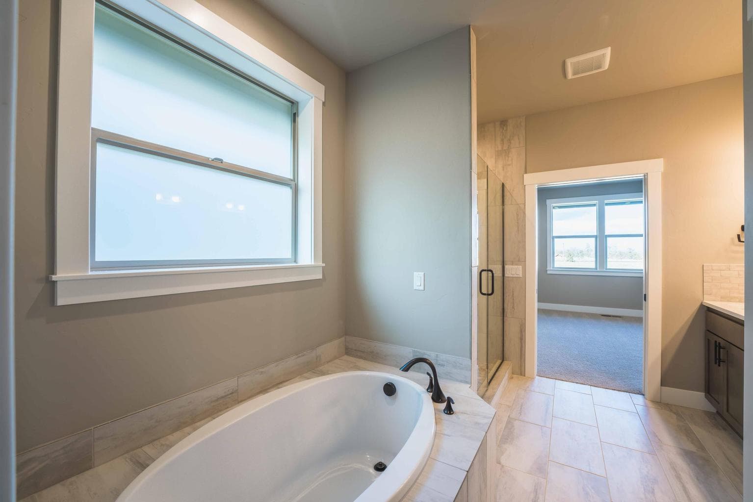 Photo of 2537 NW Redwood Circle 31 of 40