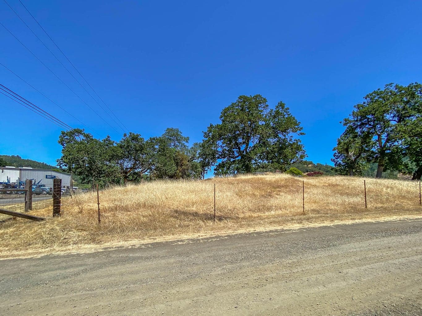 Photo of 8017 Old Highway 99 North 2 of 48