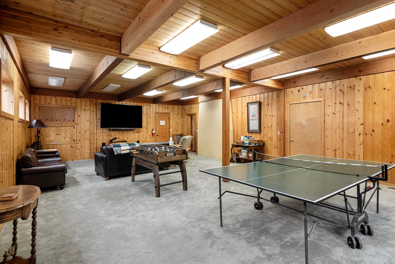 Lake Creek Lodge