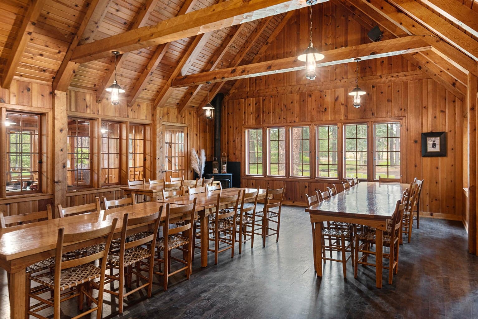 Lake Creek Lodge