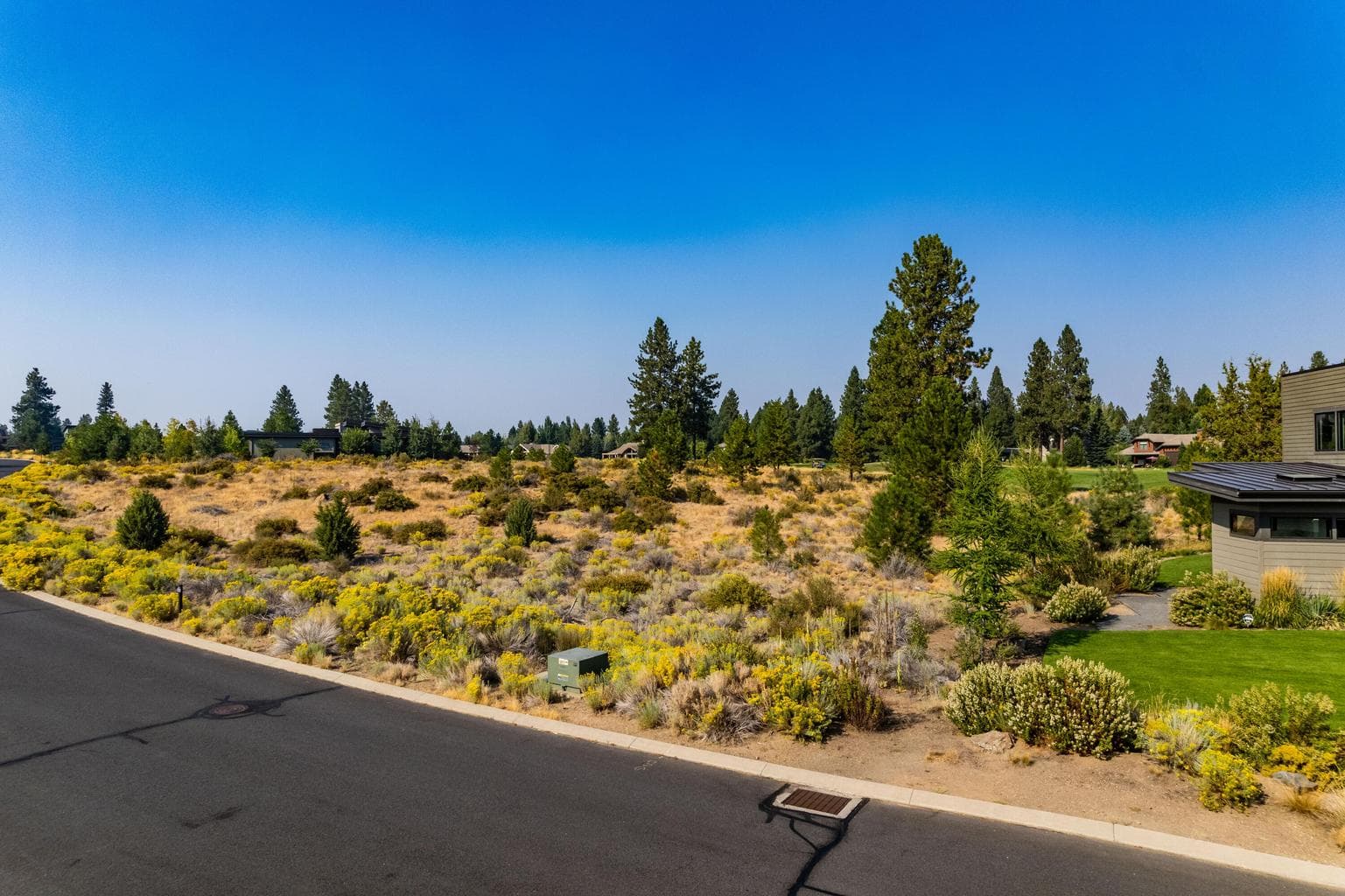 Photo of 61594 Hosmer Lake Drive 8 of 11